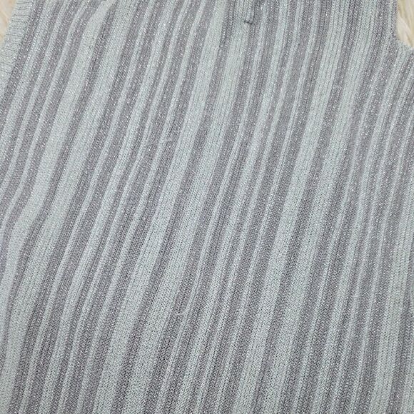 House of Harlow 1960 Gray Wide Leg Set - Picture 2 of 7